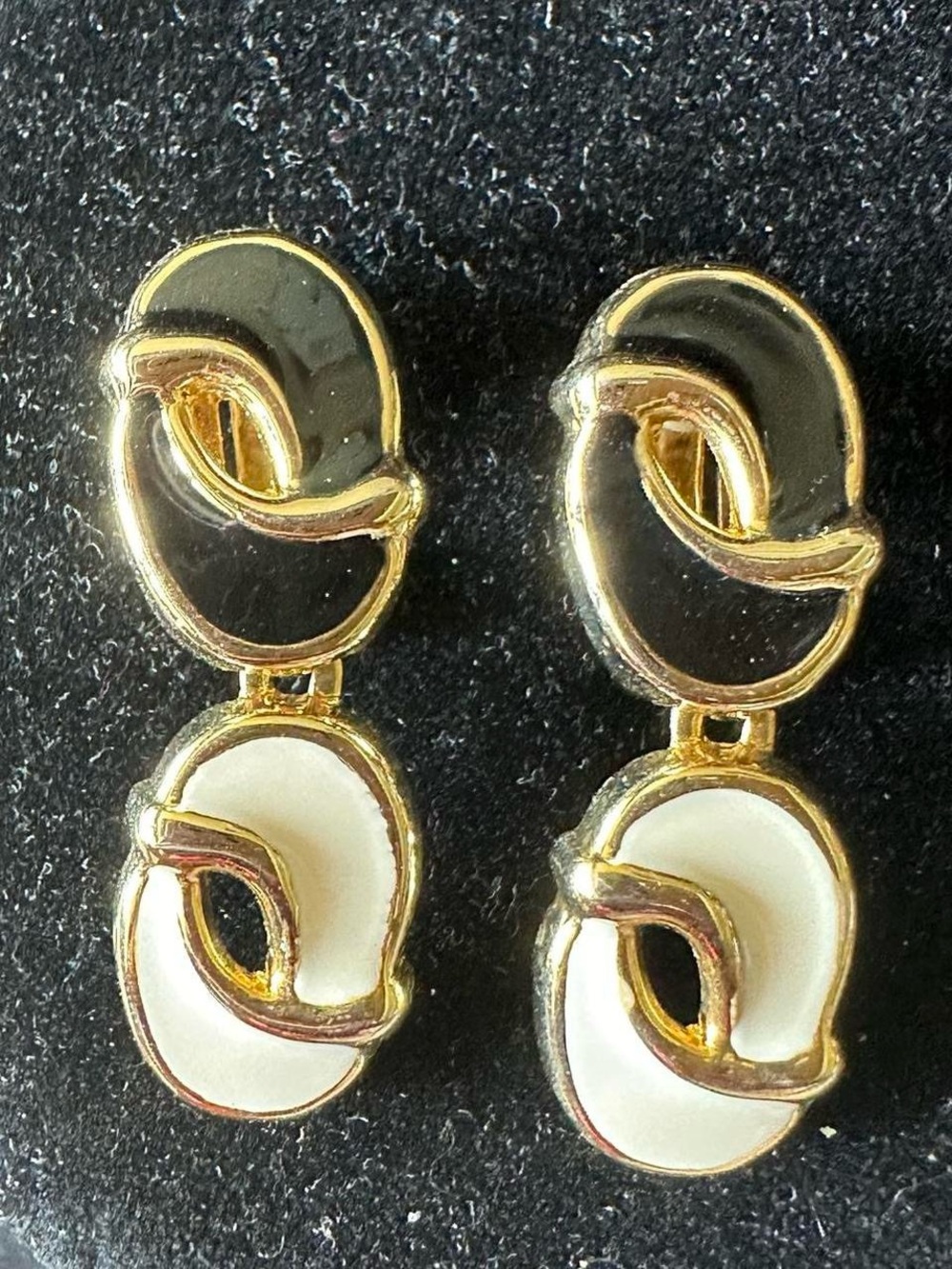 Vintage golden dangling unique snap clip on earrings.